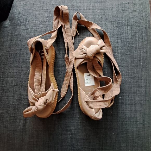 FENTY bY RIHANNA x Puma Women's Tan Platform Lace Up Bow Sandals Size 7 - Picture 5 of 6